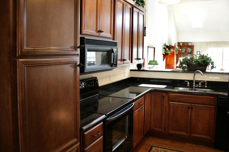Professional Kitchen Cabinet Refinishing